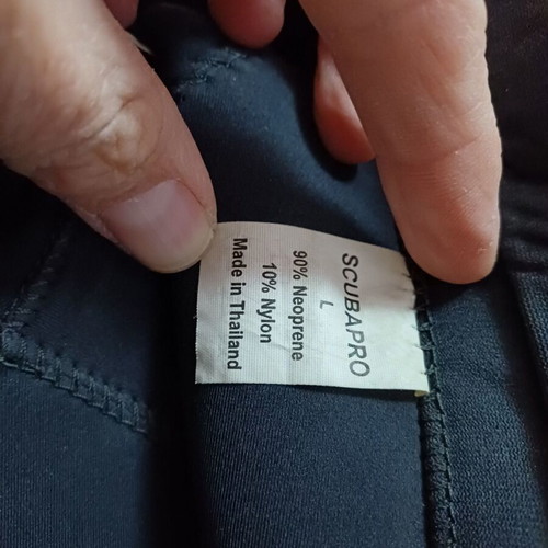 Scuba Pro 5mm wetsuit Large like new, black-blue