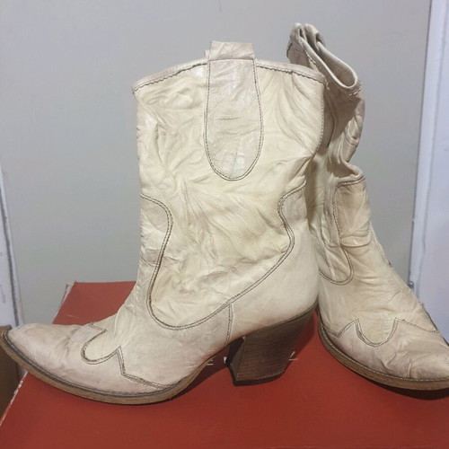 Shoe Bizz cowboy boots used, beige, size 38