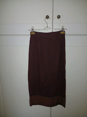 Daniela Bizzi small skirt used, linen fabric, eggplant color