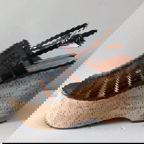 Πέδιλα πλατφόρμες νούμερο 41 σαν καινούργια, μαύρα με φελλό