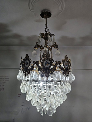 Chandelier with crystals used in very good condition