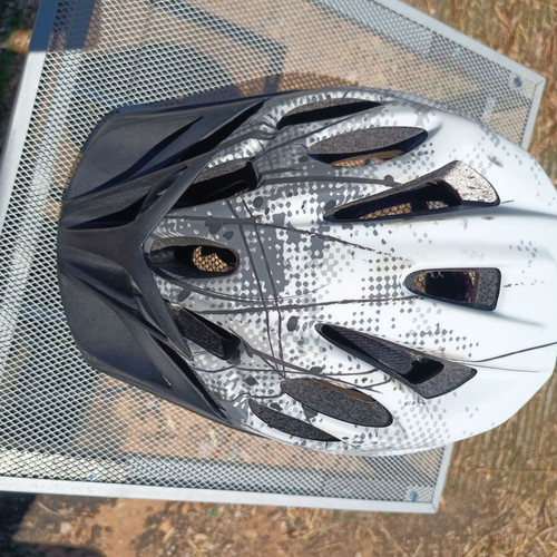 Spokey bicycle helmet