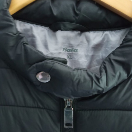 BATA men's lightweight puffer jacket black size XL used
