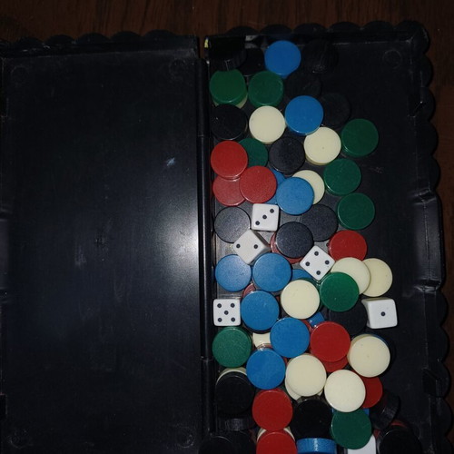 Mini backgammon with 5 different pieces, like new