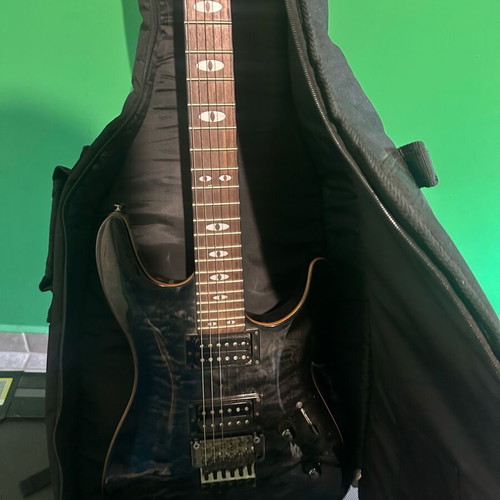 Dean Vendetta 4F Black Quilt guitar like new (2010)