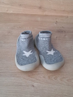 Tuc Tuc slippers gray used, anatomical, size 24-25 with defect
