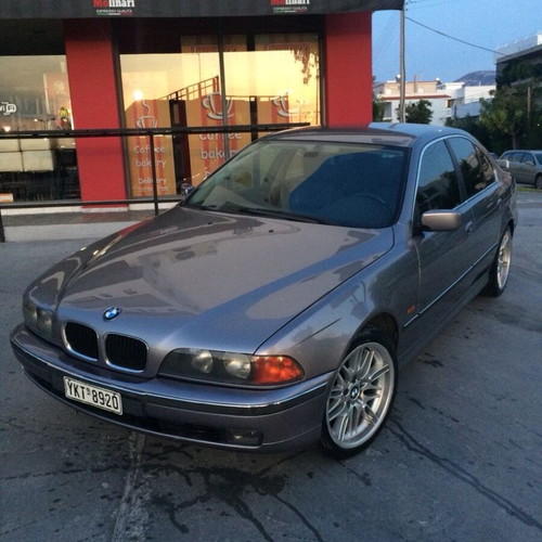 BMW E39 car used for spare parts