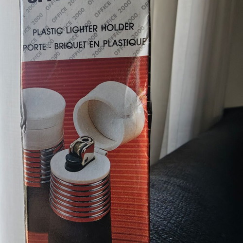 Plastic lighter holder vintage, box only