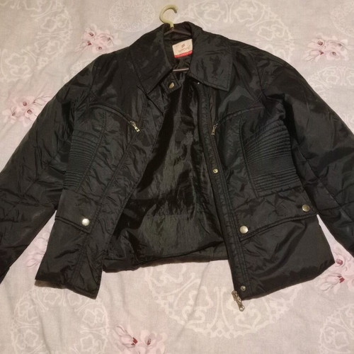 Black short jacket with zipper and buttons like new
