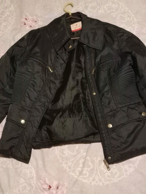 Black short jacket with zipper and buttons like new