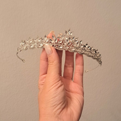 Tiara silver tone bridal with crystal leaf design