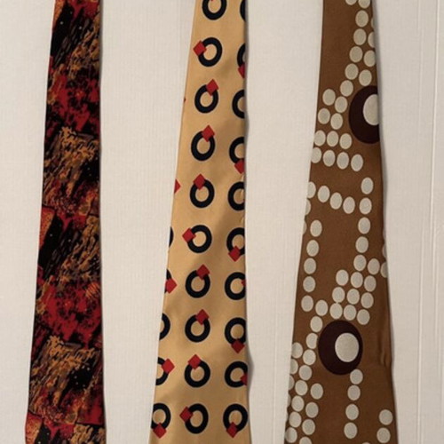 Set of 3 vintage ties like new with unique designs