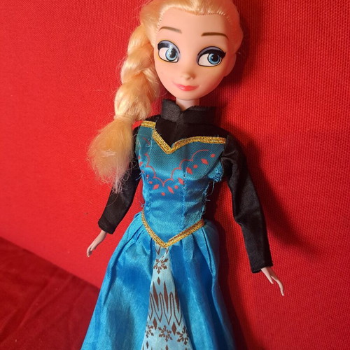Queen Elsa Doll Water Magic Color Change used