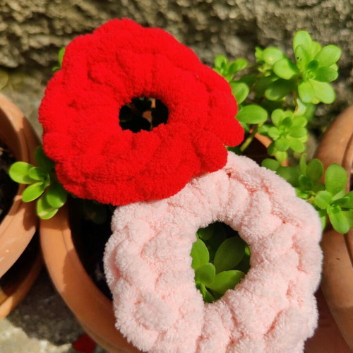 Fluffy hair scrunchie set of 2 new, pink and red