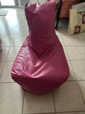 Pouf chair like new with filling material