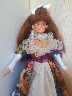 Sandra doll used from the 90s with perfect dress