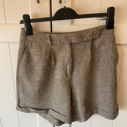Attrattivo high-waisted shorts size small like new, beige