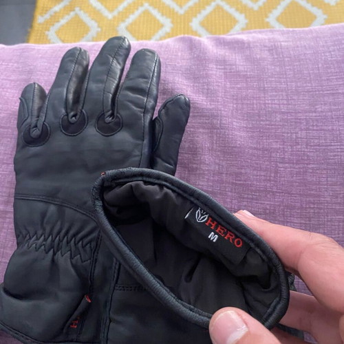 Hero gloves size M like new