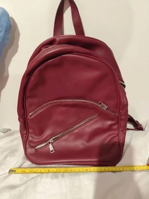 Burgundy τσάντα πλάτης μεταχειρισμένη, σε πολύ καλή κατάσταση