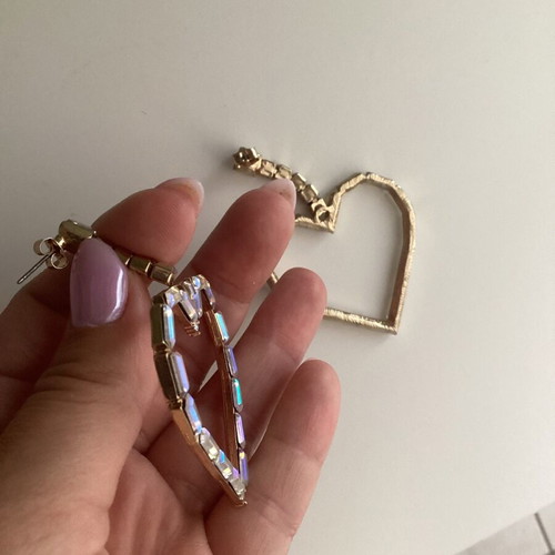 Zara heart-shaped dangling earrings like new with color-changing stones