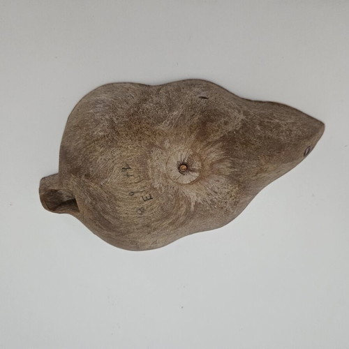 Decorative leaf-shaped ornament like new
