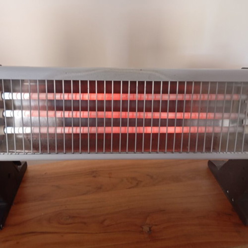 Vicko quartz heater with 3 bulbs, 1 kW