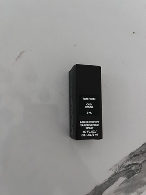 Tom Ford Oud Wood Eau de Parfum 2ml tester
