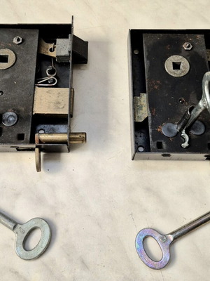 Vintage door locks used, set of 2 with keys