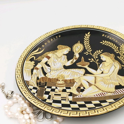 Vintage wall plate like new, 24 carat gold