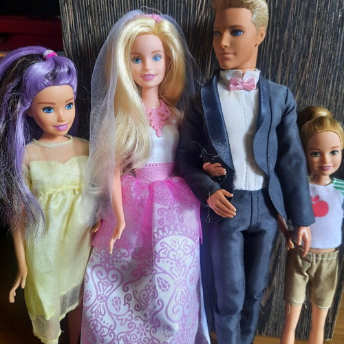 Barbie & Ken doll set, wedding and sisters
