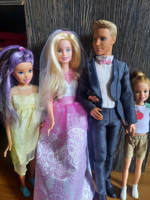 Barbie & Ken doll set, wedding and sisters