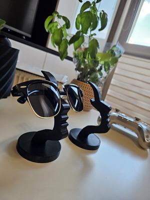 3D Printed Glasses Stand