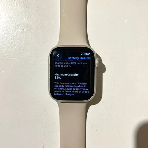 Apple Watch Series 7 GPS 45mm Starlight with charger and strap