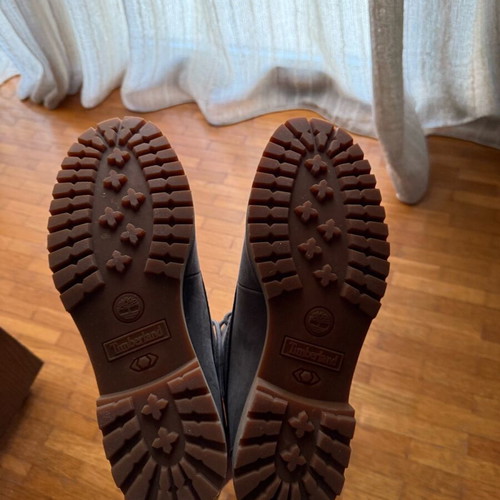 Timberland women's boots size 39 like new grey with rose gold details