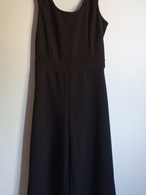 Elastic black jumpsuit crop, like new, size M