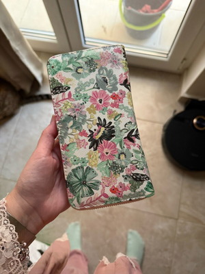 Floral wallet new, white multicolor