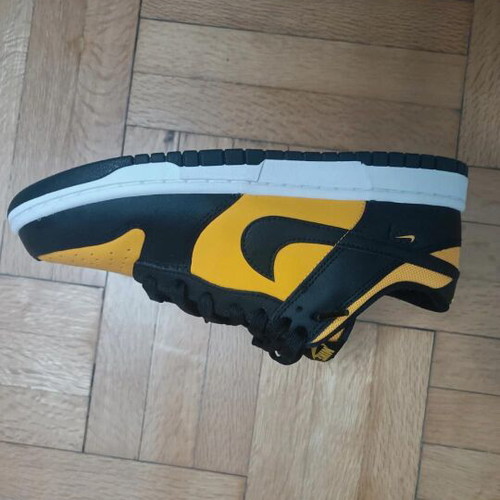 Nike Dunk Low sneakers size 41 like new, black and yellow