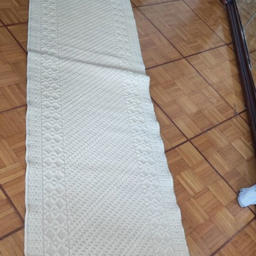 Bedroom rug set like new, 3 pieces, ecru-beige