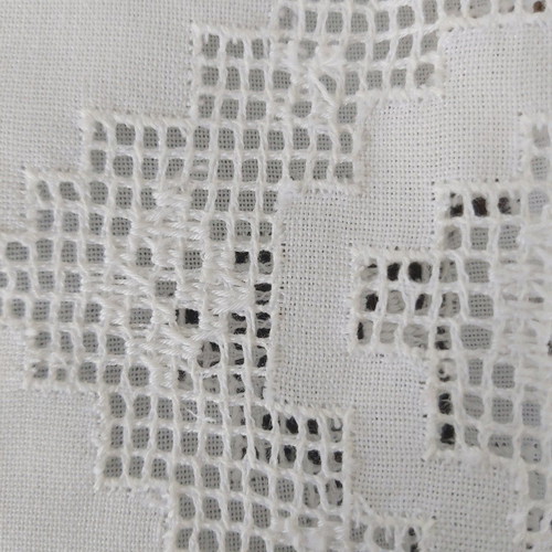 Square 60×60 white filet lace