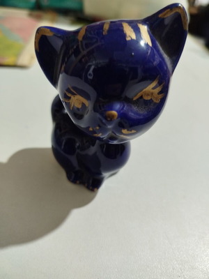 Limoges porcelain cat used in very good condition