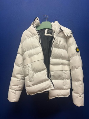 Splendid puffer jacket white like new, size M