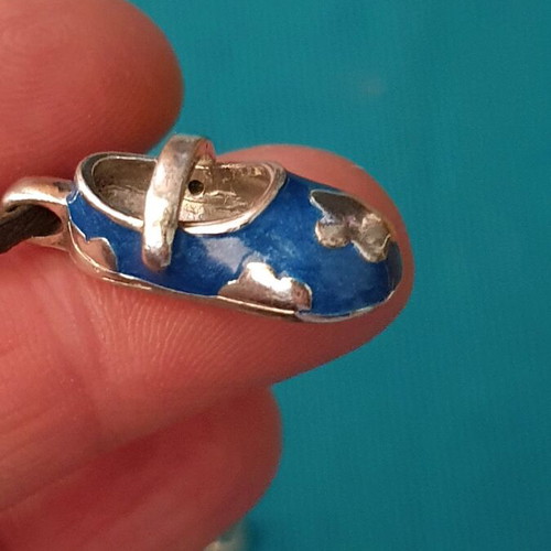 Silver 925 shoe necklace used with blue enamel
