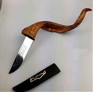 Διακοσμητικο παραδοσιακό Κρητικο μαχαιρι με ενχαρακτη μαντιναδα και λαβή από κερατο αιγοπροβατου