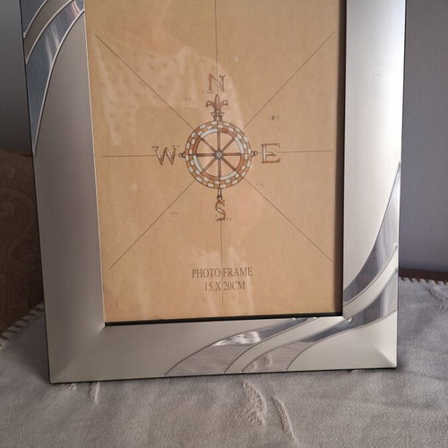 Large elegant photo frame 22x27 cm, fits 15x20 cm photos