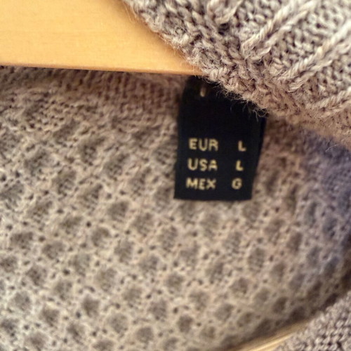 Massimo Dutti spring sweater size Large like new, beige