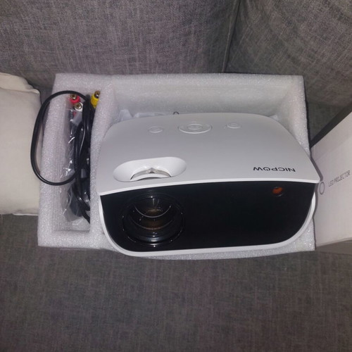 Nicpow LED projector like new