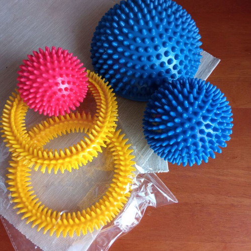 Exercise and massage hedgehog aids set like new
