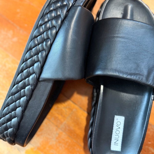 Inuovo leather black slides flatform sandals like new
