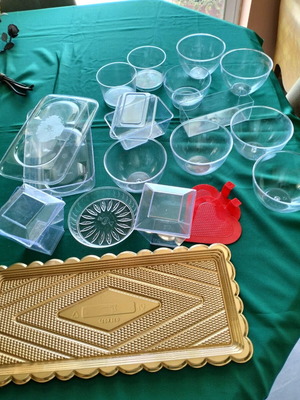 Plastic bowls used, assorted shapes and colors set