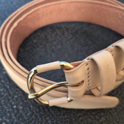 Leather belt beige with gold buckle size L like new
